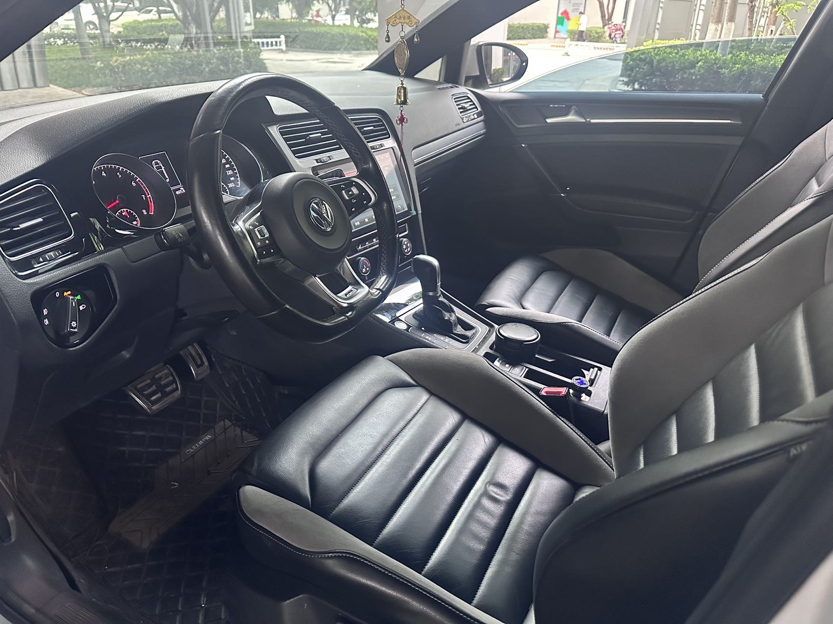 Volkswagen Golf 2017 car image #4