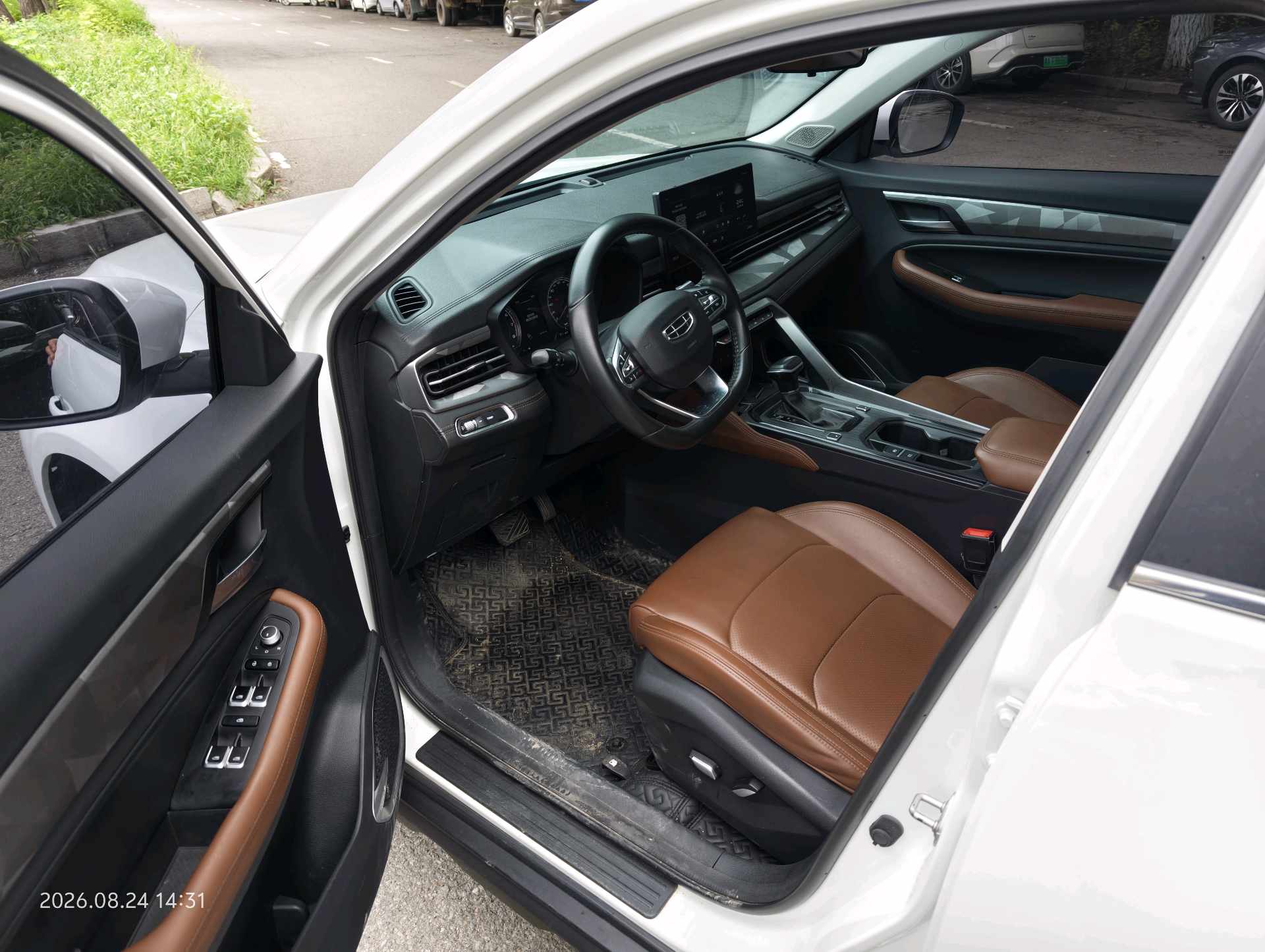 GEELY Vision X6 2022 car image #7