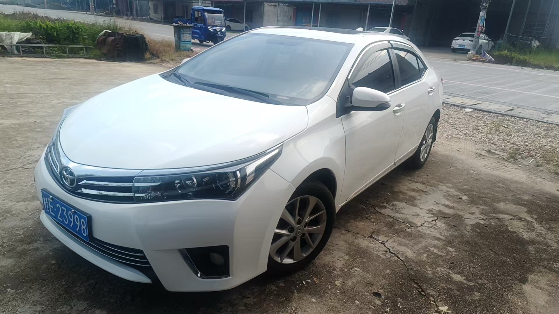 Toyota Corolla 2015 Toyota Corolla 2015 car image