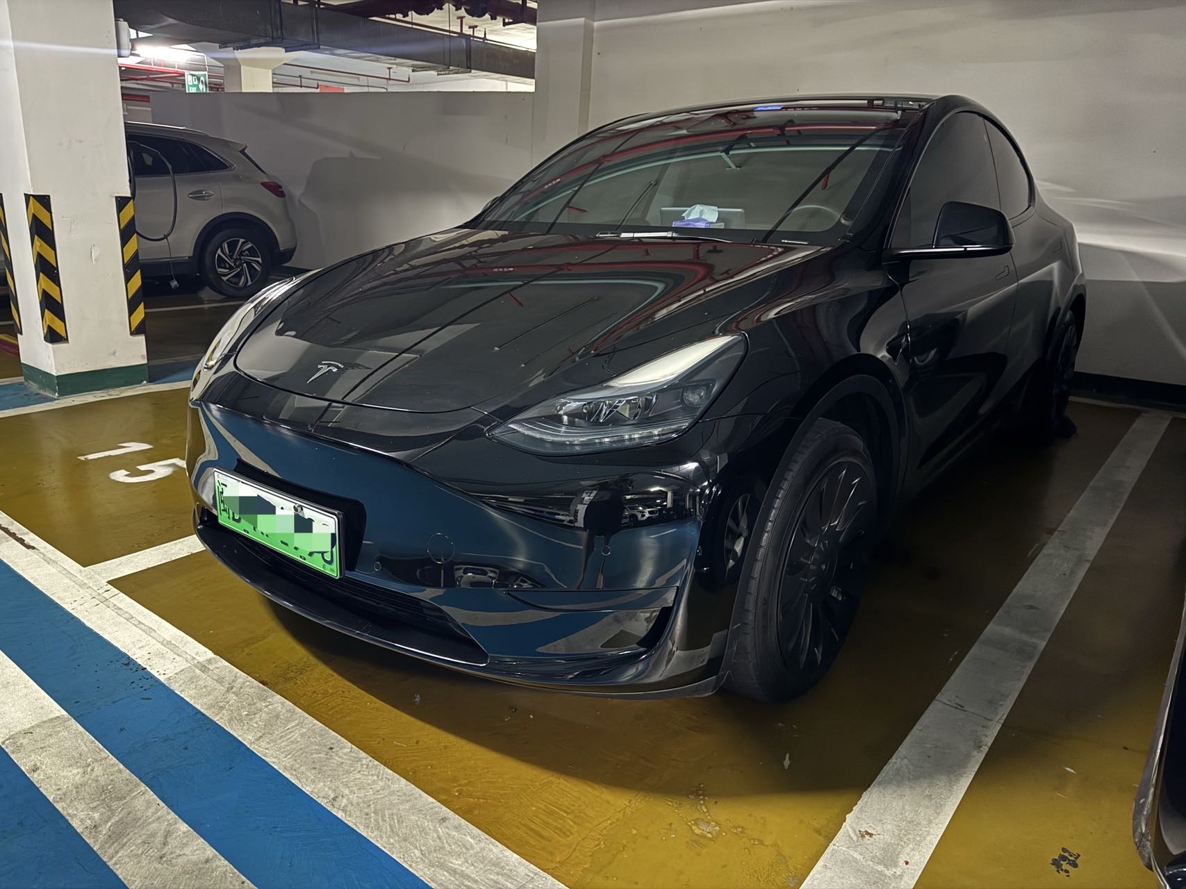 Tesla Model Y 2023 Tesla Model Y 2023 car image