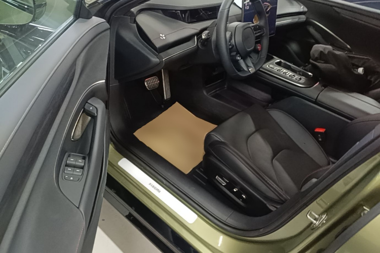 MI SU7 2024 immagine di auto #16