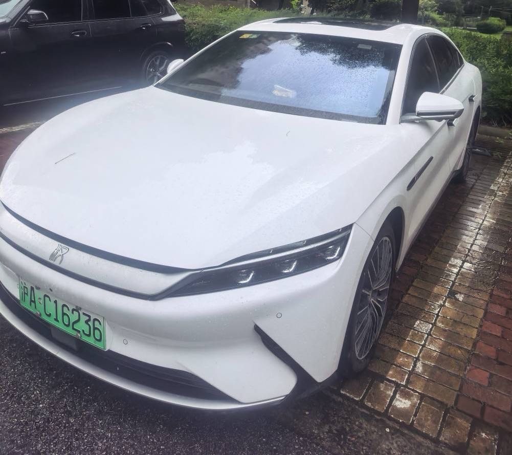 BYD Han 2023 car image 
