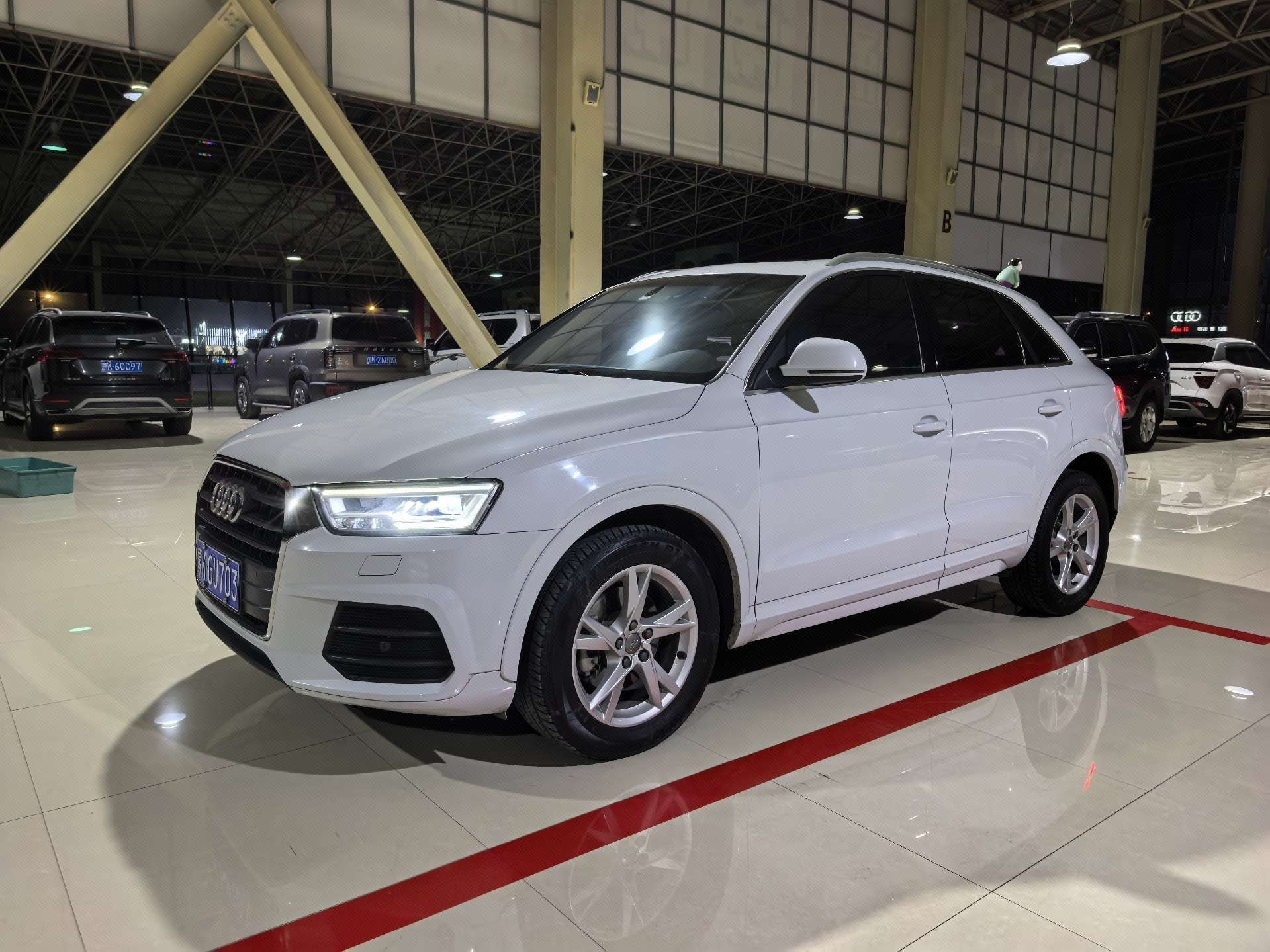 Audi Q3 2018 Audi Q3 2018 صورة سيارة