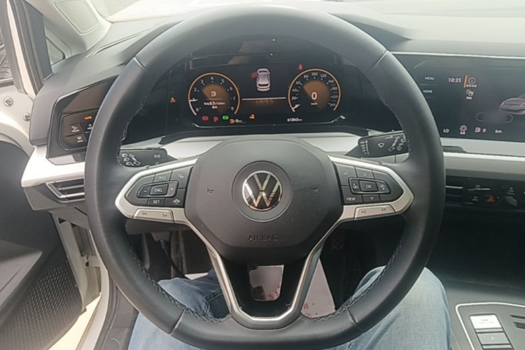 Volkswagen Golf 2022 car image #11