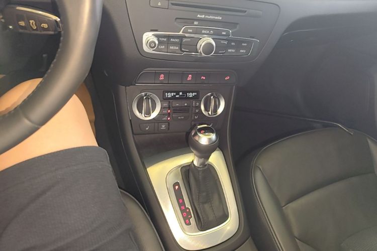 Audi Q3 2015 #14 Audi Q3 2015 car image #14