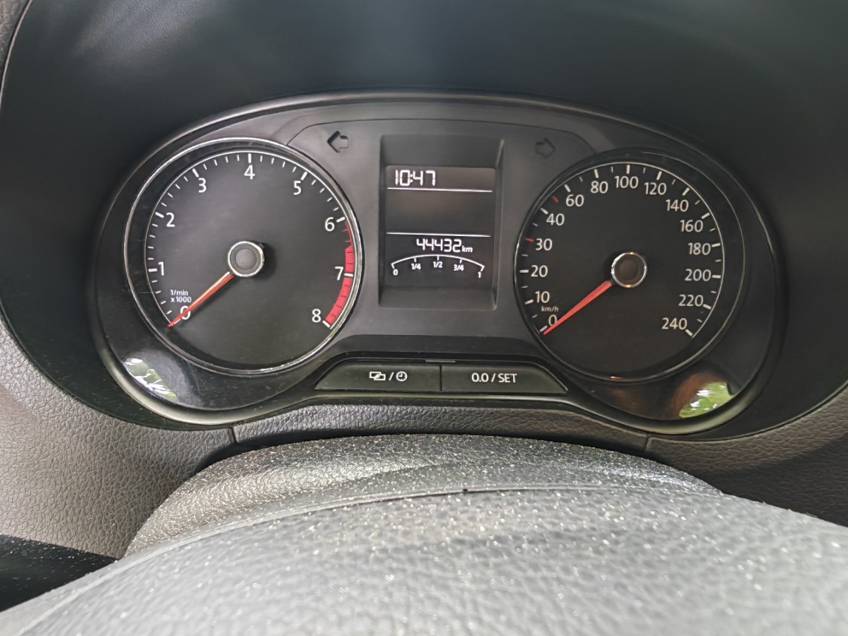 Volkswagen Polo 2016 car image #7