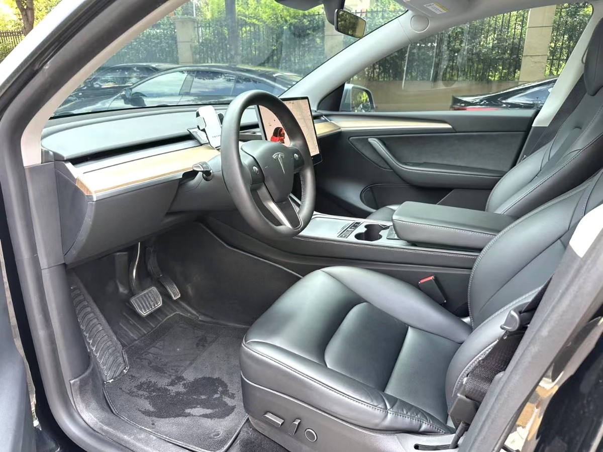Tesla Model Y 2022 #6 Tesla Model Y 2022 car image #6