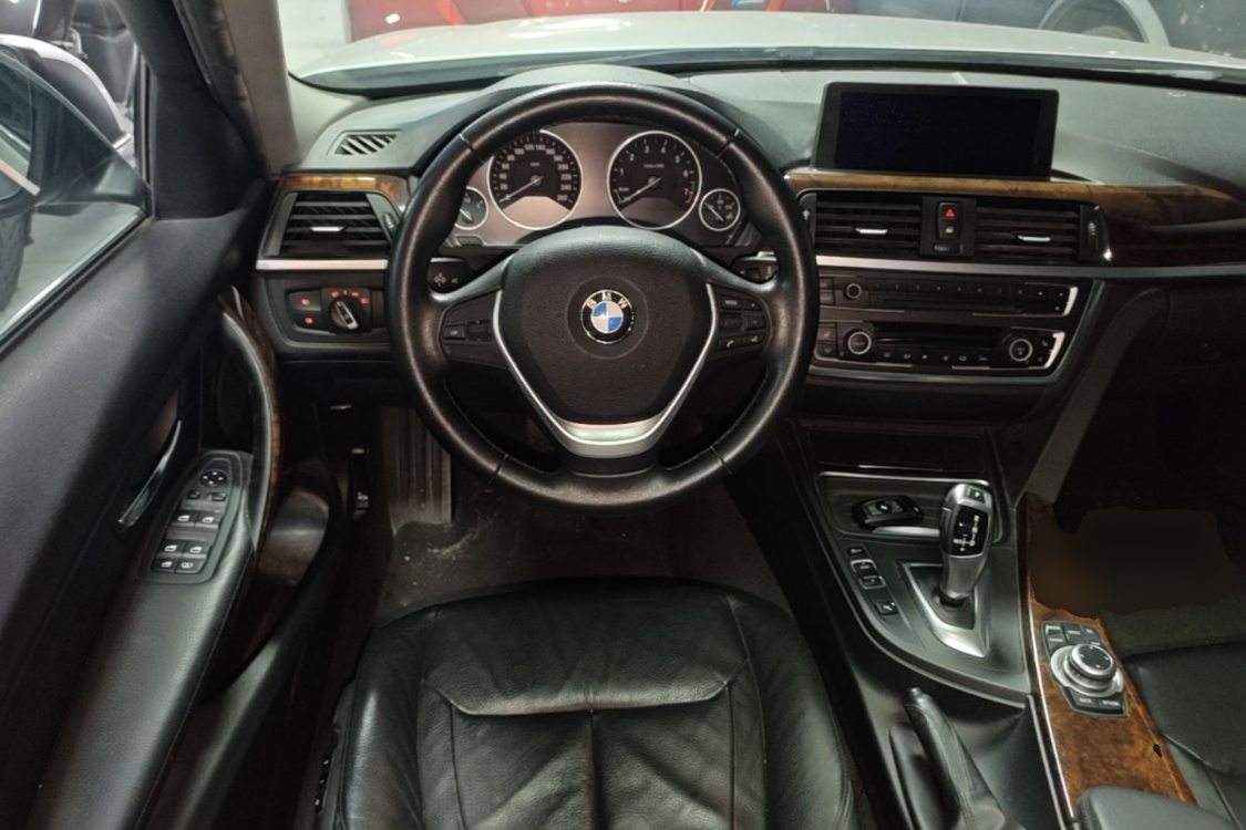 BMW 3 Series 2013 car image #23