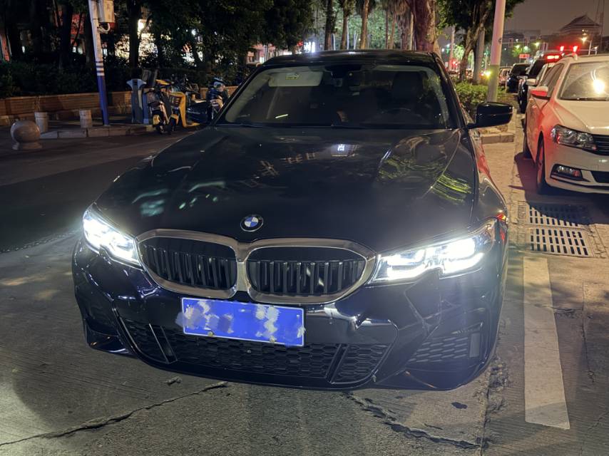 BMW 3 Series 2022 immagine di auto #2