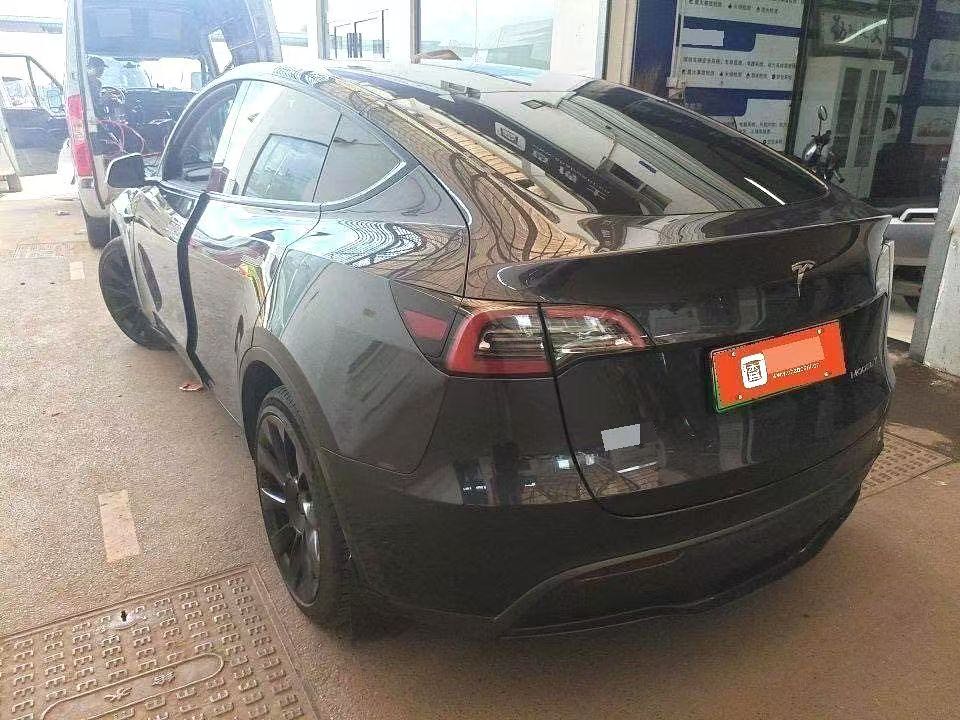 Tesla Model Y 2024 #10 Tesla Model Y 2024 car image #10