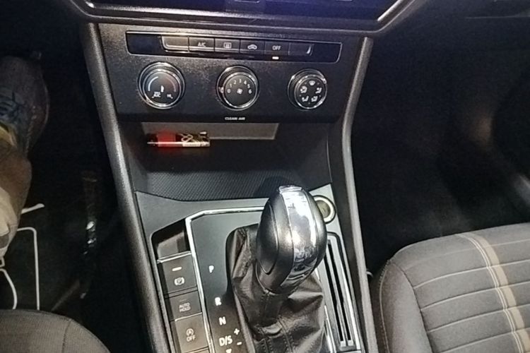 Volkswagen Lavida 2020 car image #14