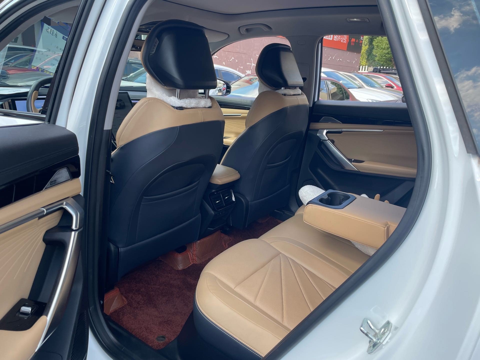 GEELY Boyue L 2023 immagine di auto #5