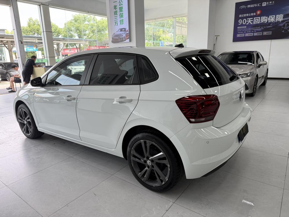 Volkswagen Polo 2023 car image #4