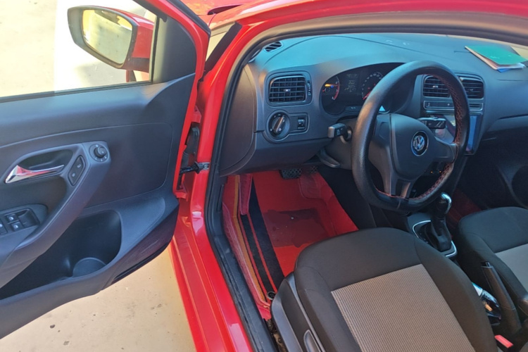 Volkswagen Polo 2019 car image #16