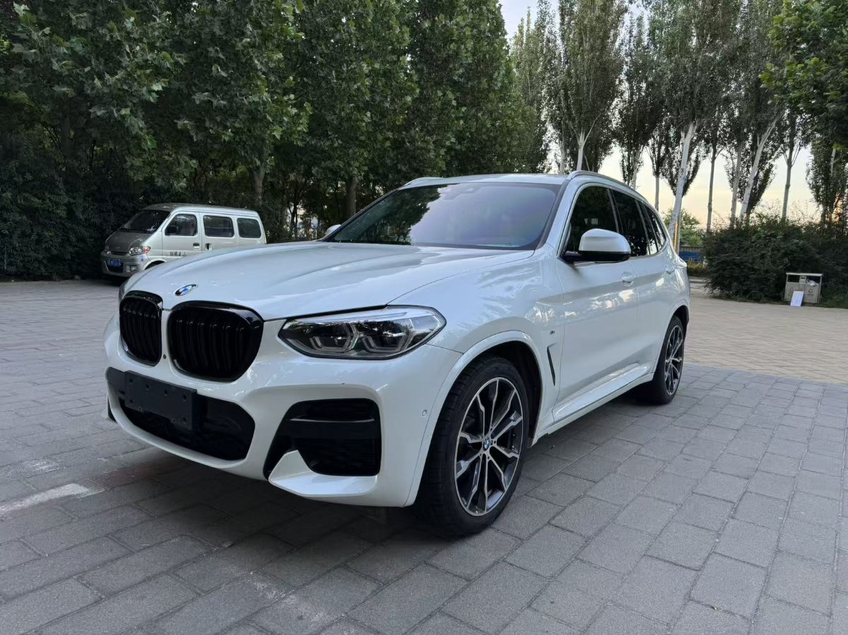 2020 immagine di auto 
