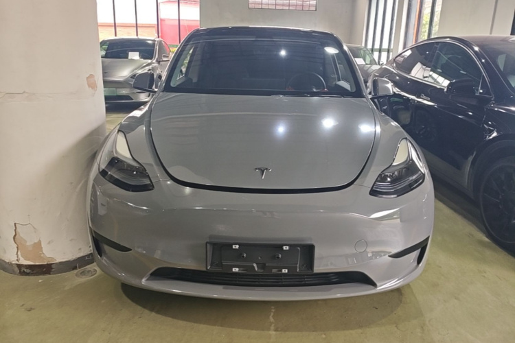 Tesla Model Y 2023 #3 Tesla Model Y 2023 car image #3