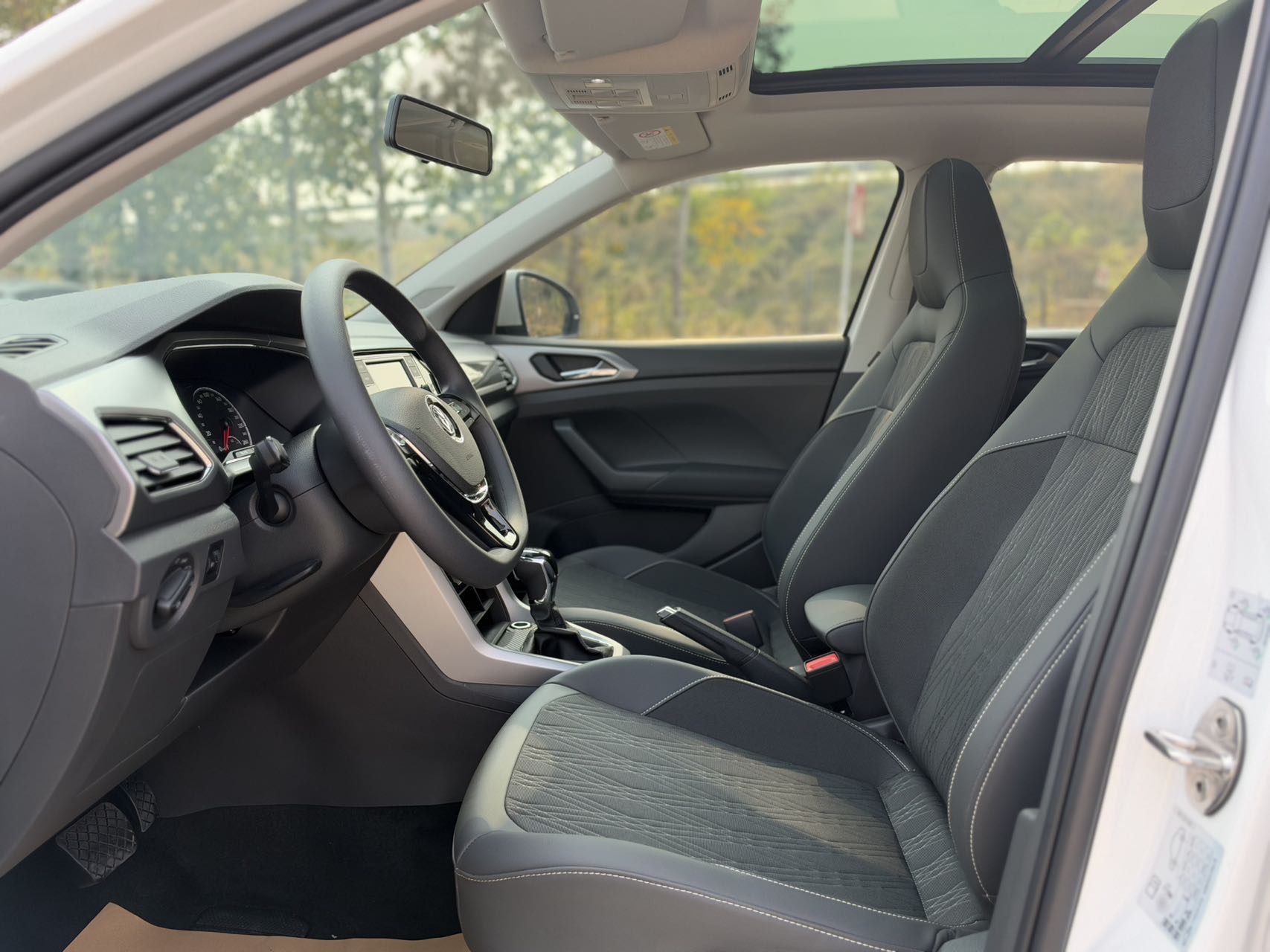 Volkswagen T-Cross 2020 #8 Volkswagen T-Cross 2020 car image #8