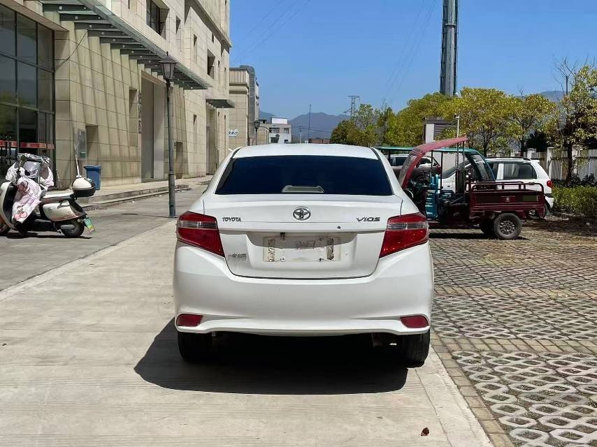 Toyota Vios 2015 изображение автомобиля #5