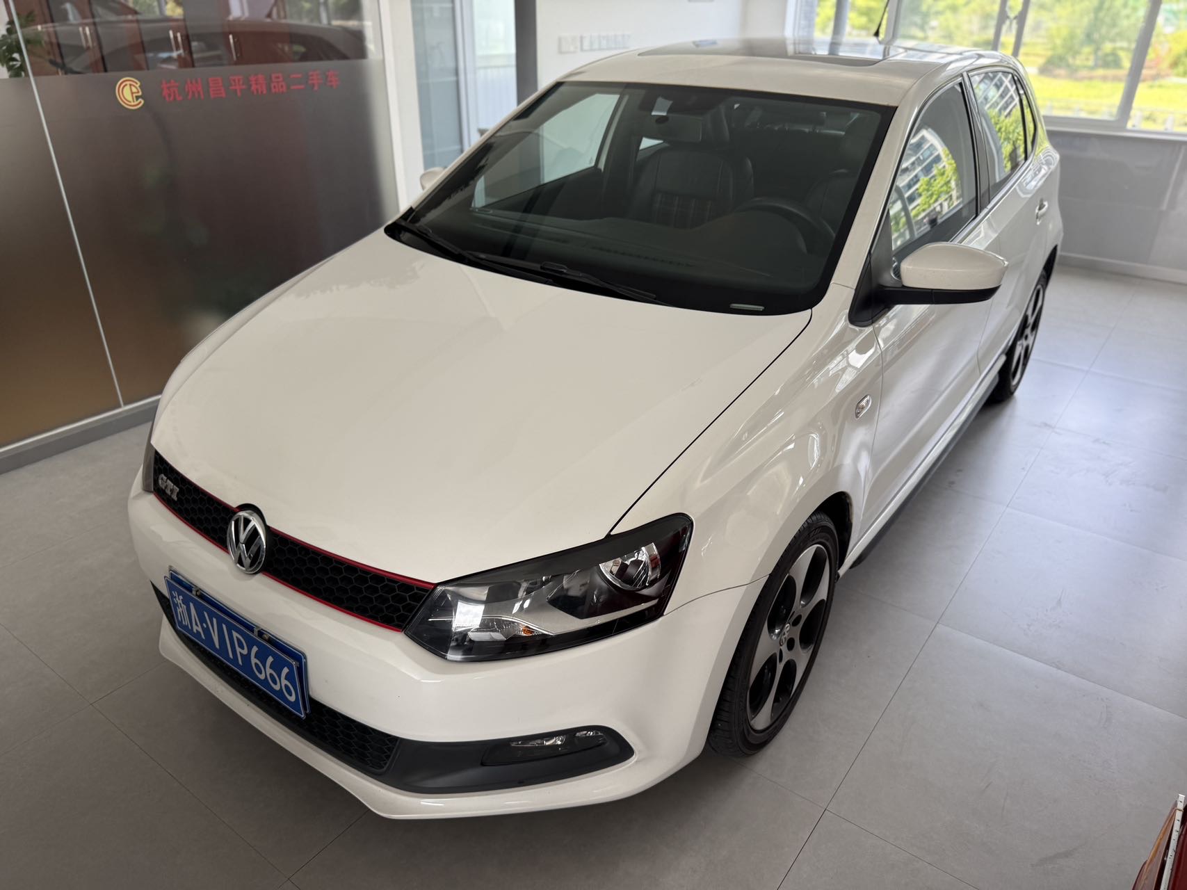 Volkswagen Polo 2013 Volkswagen Polo 2013 car image