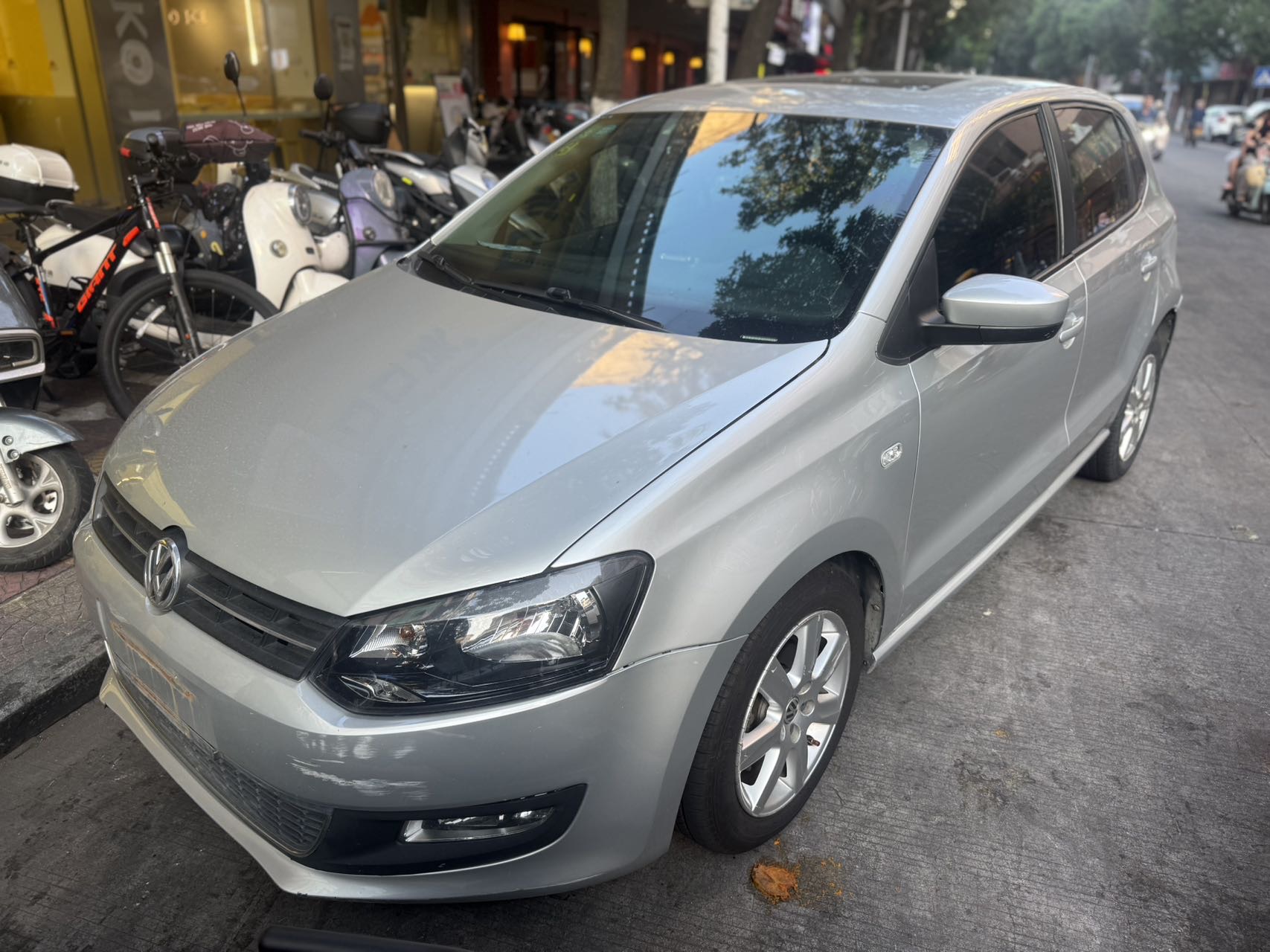 Volkswagen Polo 2011 Volkswagen Polo 2011 car image