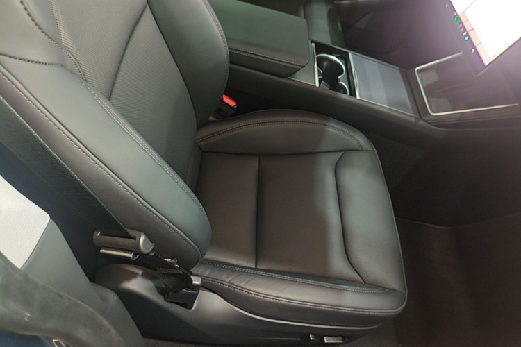 Tesla Model Y 2025 #22 Tesla Model Y 2025 immagine di auto #22