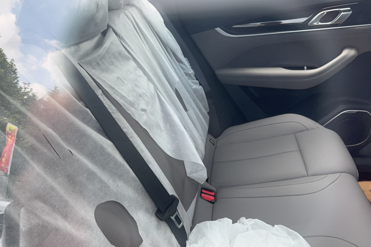 GEELY Boyue L 2025 car image #8