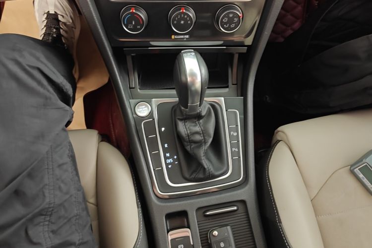 Volkswagen Golf 2017 car image #14