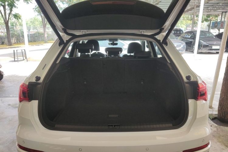 Audi Q3 2019 #19 Audi Q3 2019 car image #19