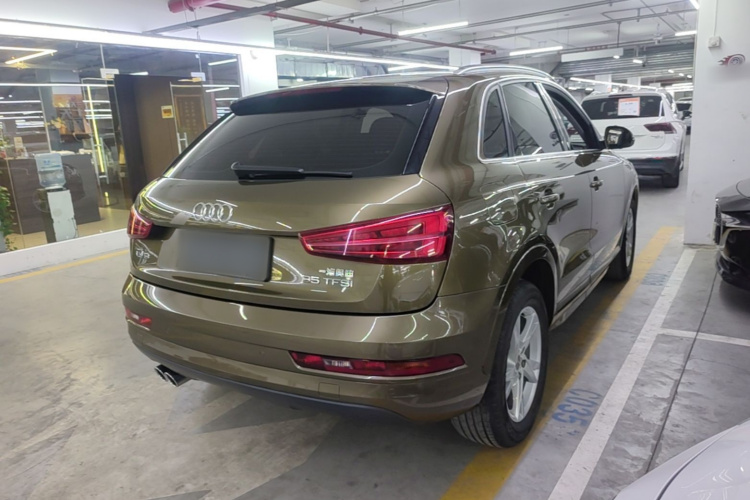 Audi Q3 2017 car image #7