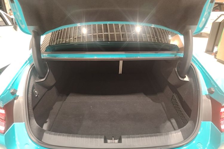 MI SU7 2024 car image #19