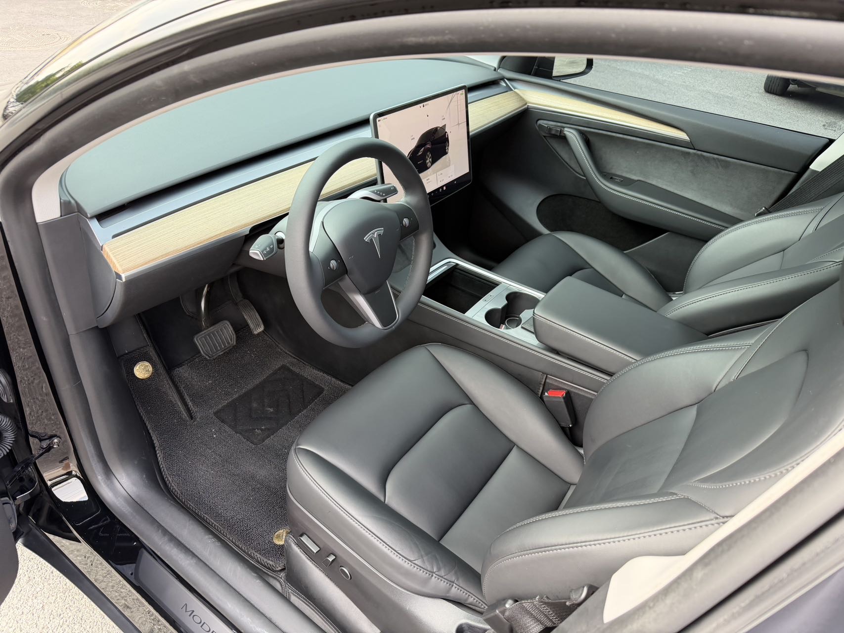 Tesla Model Y 2023 car image #6