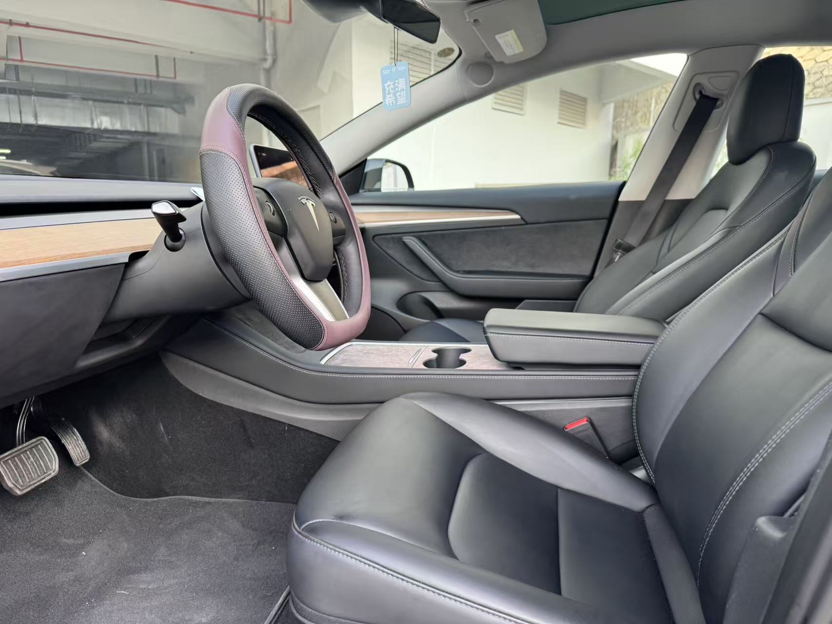 Tesla Model 3 2022 car image #3