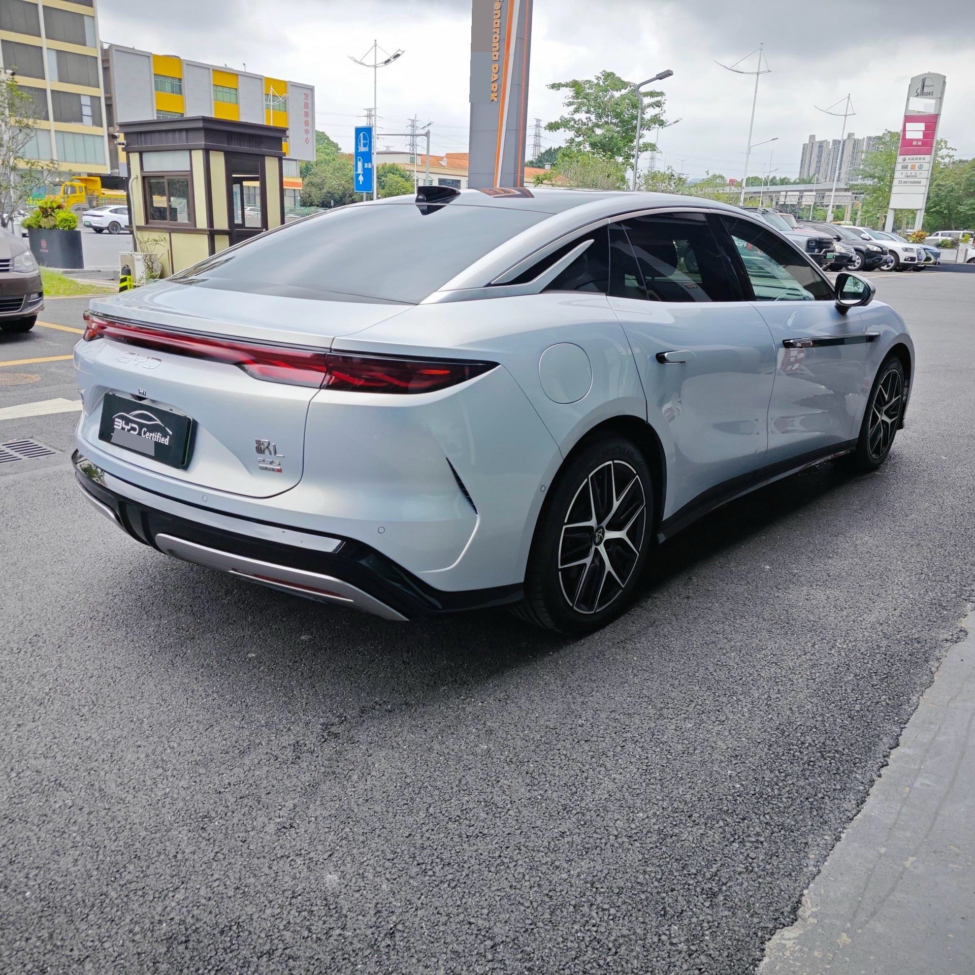 BYD HanL 2025 car image #7
