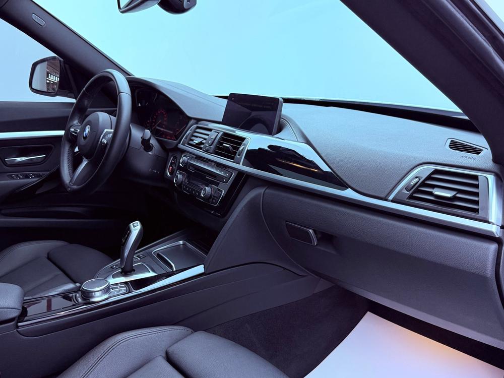 BMW 3 Series GT 2019 car image #22