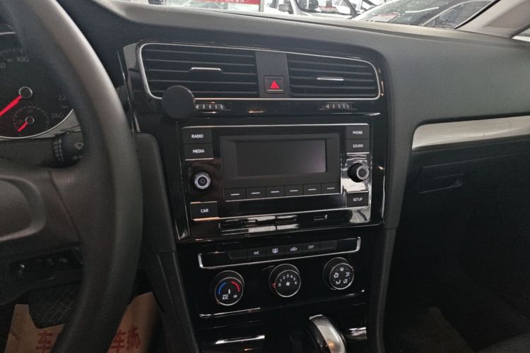 Volkswagen Golf 2019 #13 Volkswagen Golf 2019 car image #13