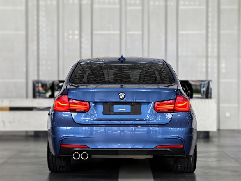 BMW 3 Series 2018 #8 BMW 3 Series 2018 car image #8