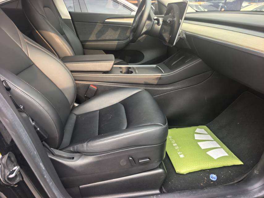 Tesla Model Y 2023 #3 Tesla Model Y 2023 car image #3