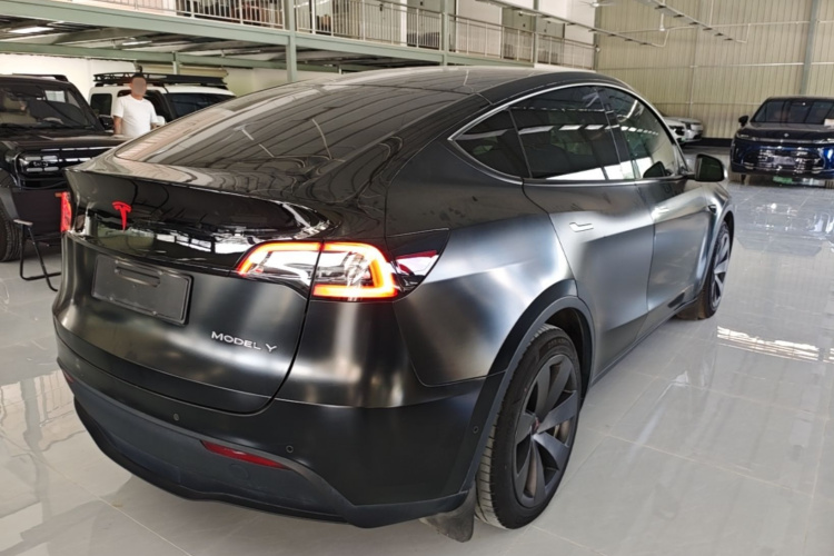 Tesla Model Y 2021 #7 Tesla Model Y 2021 car image #7