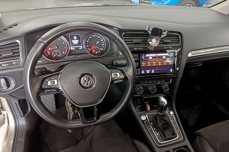 Volkswagen Golf 2019 #11 Volkswagen Golf 2019 car image #11