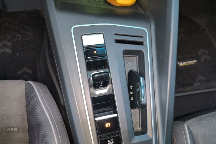 Volkswagen Golf 2022 car image #16