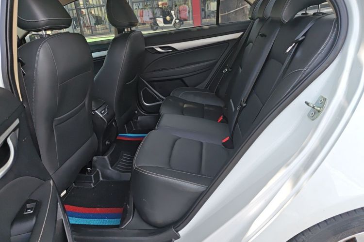GEELY Emgrand 2019 #10 GEELY Emgrand 2019 car image #10