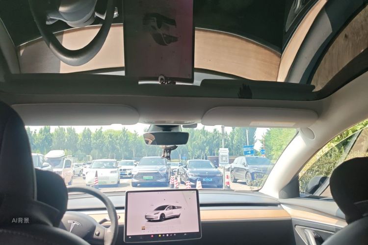 Tesla Model 3 2023 car image #20