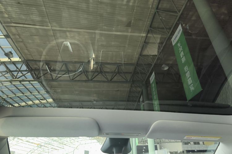 Tesla Model Y 2025 car image #18