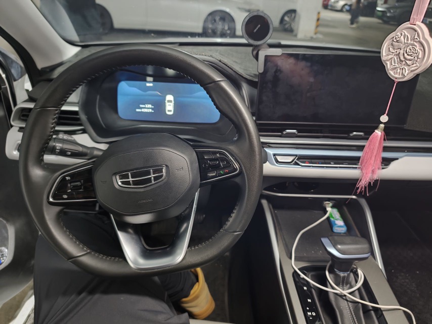 GEELY Emgrand 2023 immagine di auto #3