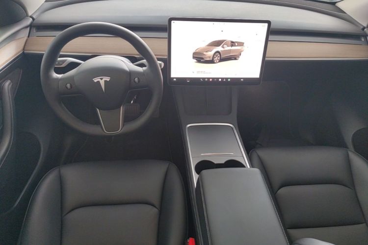 Tesla Model Y 2022 #10 Tesla Model Y 2022 car image #10