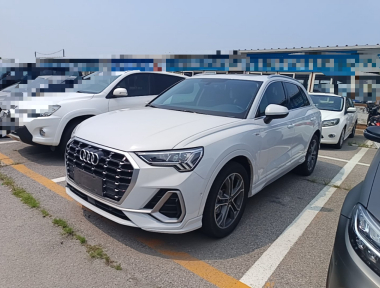 Audi Q3 2022 car image 