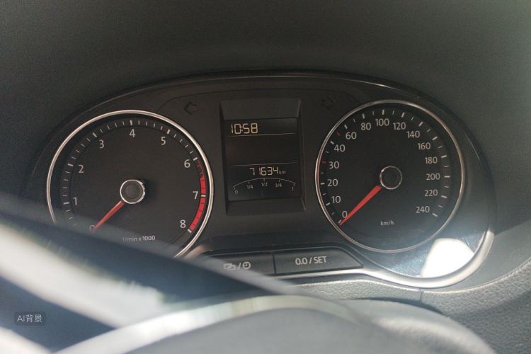 Volkswagen Polo 2015 car image #13