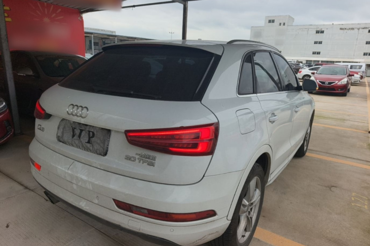 Audi Q3 2017 car image #7