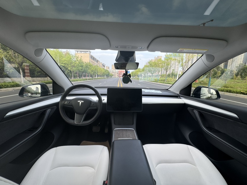 Tesla Model Y 2022 #7 Tesla Model Y 2022 car image #7