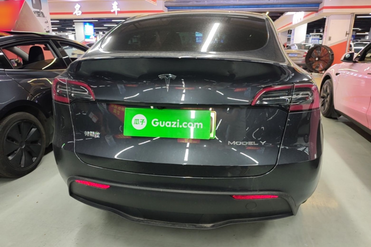 Tesla Model Y 2024 #6 Tesla Model Y 2024 car image #6